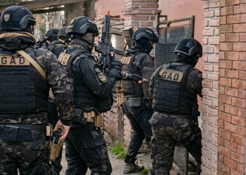 Policiales | Guernica: cayeron un padre y su hijo acusados de amenazar a un vecino a mano armada