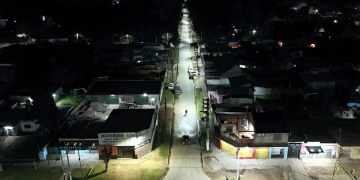 Presidente Perón | Avanza el plan de modernización del alumbrado público con tecnología LED en barrios de Guernica