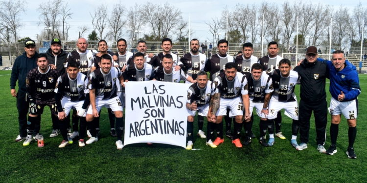Fútbol liguista | Defensores de Glew arrasó en las finales de la Copa de Oro del Femenino y Veterano de la Metropolitana