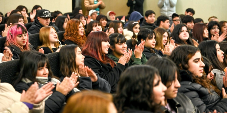 San Vicente | Impulsan «Futuro en Marcha», un taller de orientación vocacional para acompañar la elección educativa de los jóvenes