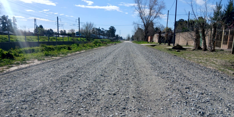 Servicios | Plan de obras viales en Presidente Perón: avanzan con fondos municipales las mejoras en la avenida 99 y calle 32