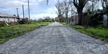 Presidente Perón | Avanzan los trabajos viales: el Municipio refuerza el mejoramiento de calles en los barrios América Unida y Panamérica