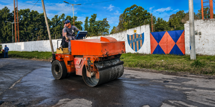Presidente Perón | Avance integral de la infraestructura vial en distintos barrios del distrito