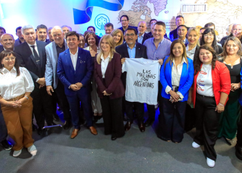Intendentes de todo el país se reunieron en la FAM y exigieron al Gobierno un cambio urgente en el rumbo económico